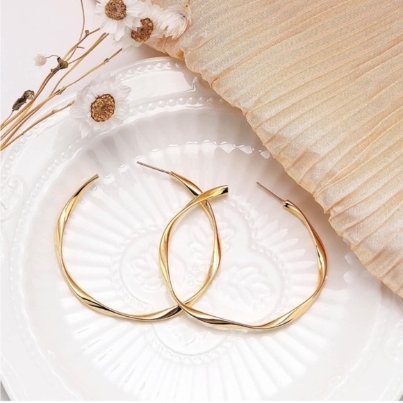 GOLD 14k Gold Plated Twist Hoop Earrings - Picture 1 of 3